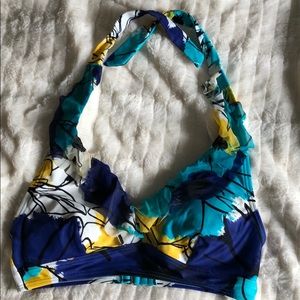 2 piece swimsuit with ruffle details